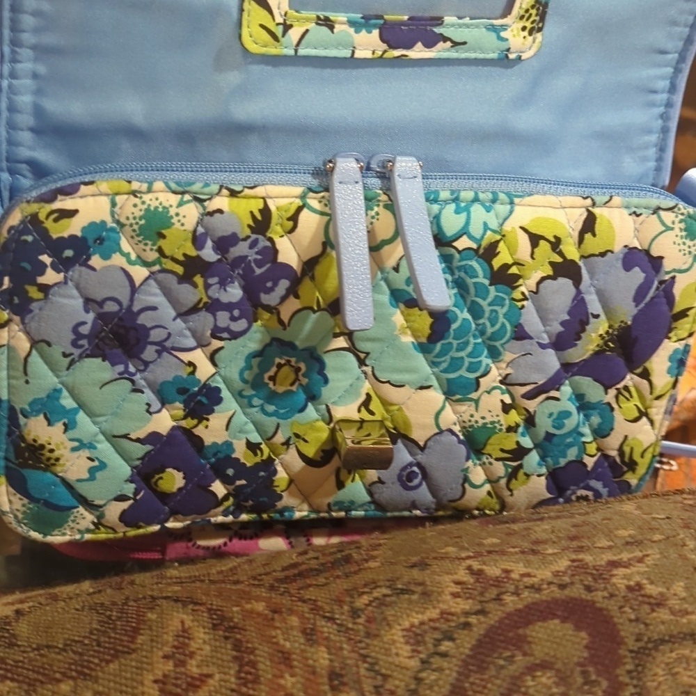 NWOT Vera Bradley Turn lock Crossbody - Picture 8 of 16